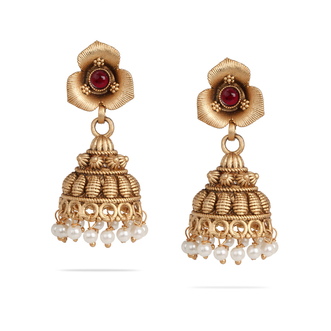 Traditional Gold Bridal Necklace Set with Pearls